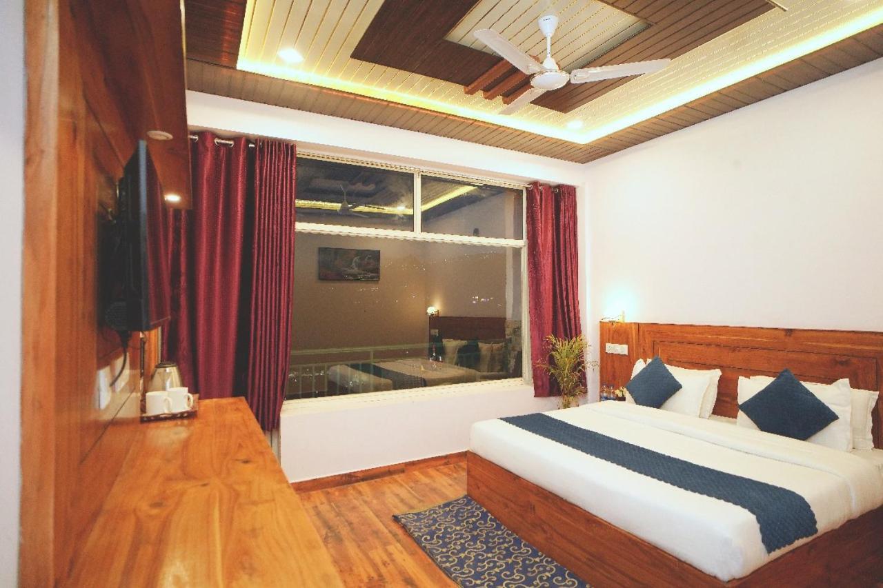 Hotel Kasauli View Cafe Restaurant Open Terrace Mountain View Экстерьер фото